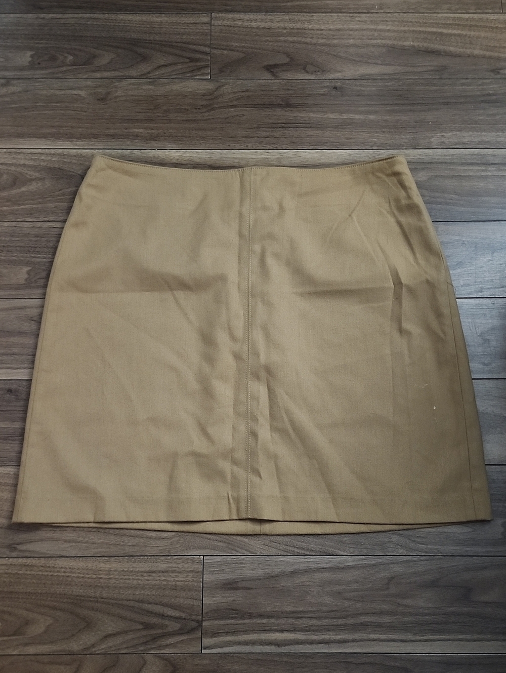 2/$10 🔥 SIMONS Classic Tan Women's Pencil Mini Skirt